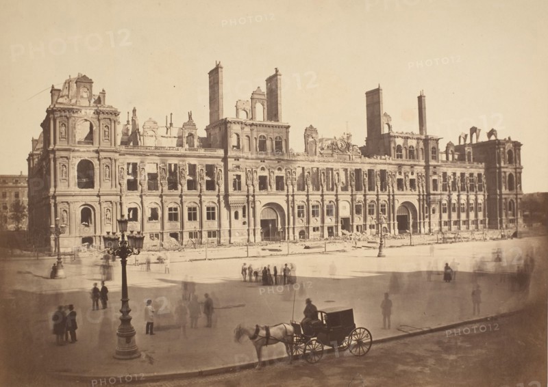 [The Hötel de Ville after the Commune], 1871.