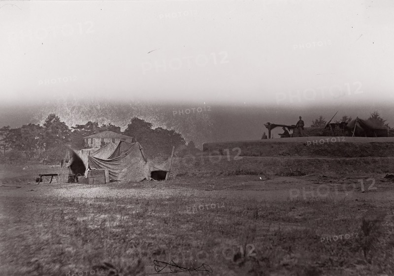 [Fortifications], 1861-65. Formerly attributed to Mathew B. Brady.