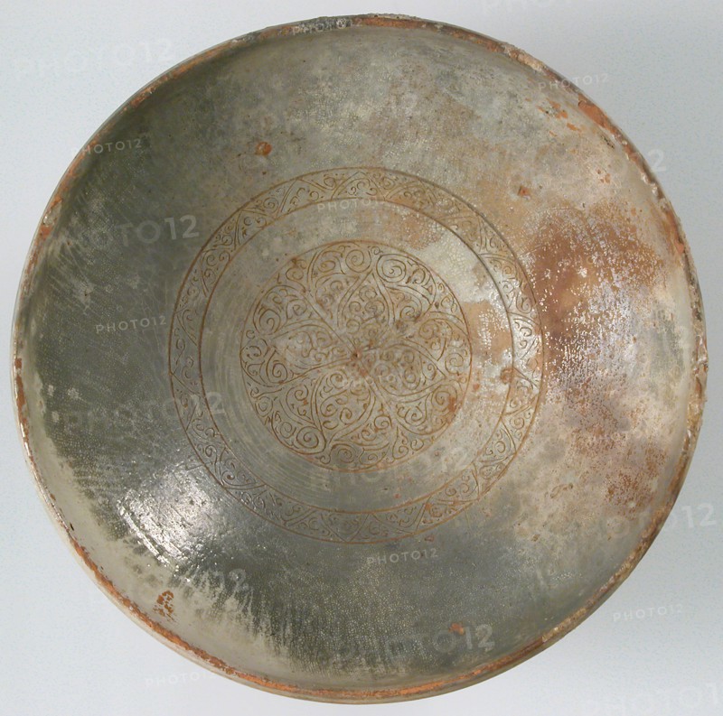 Bowl with Ornamented Rosette, Byzantine, 11th-13th century.