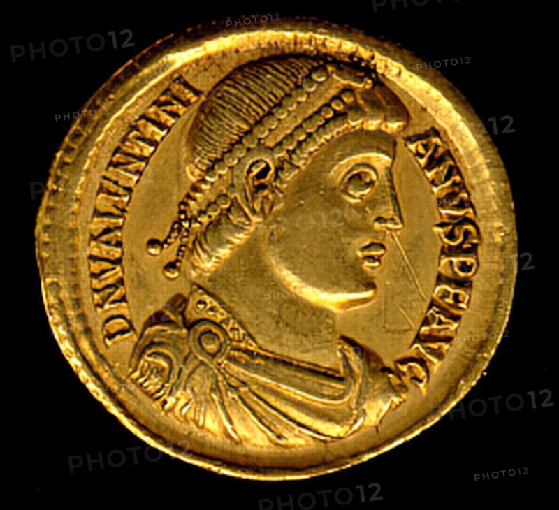Gold Solidus of Valentinian I (364-75), Byzantine, 364-375.