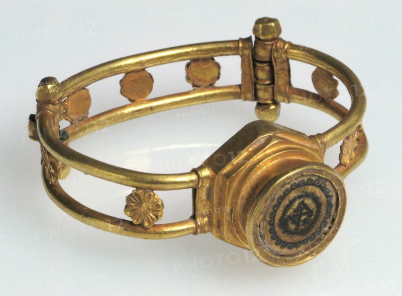 Gold and Niello Bracelet, Byzantine, 5th-6th century.