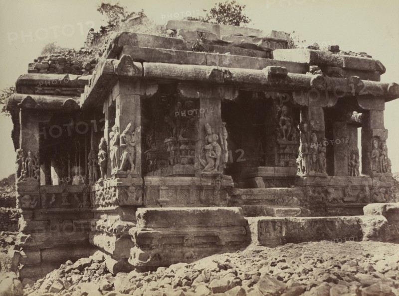 Architecture in Dharwar and Mysore, 1860s. [Plate LXXII. Iwullee. East Front of the Temple.]