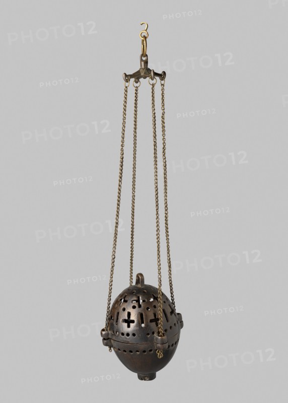 Censer with Pierced Geometric Motifs