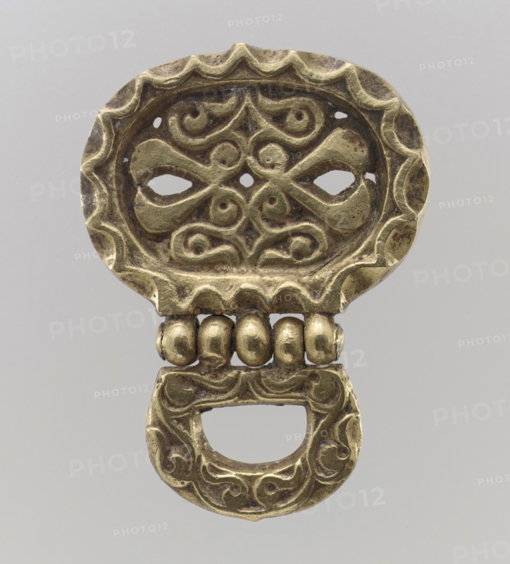 Gold Belt Mount with Loop, Avar, 700s.