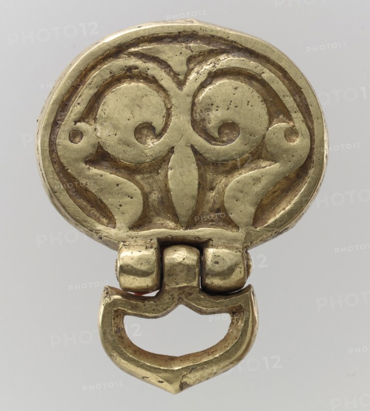 Gold Belt Mount with Loop, Avar, 700s.