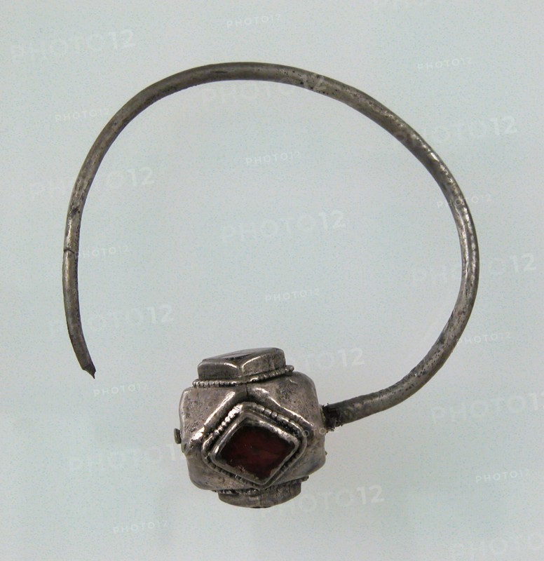 Earring, Frankish, 6th-7th century.