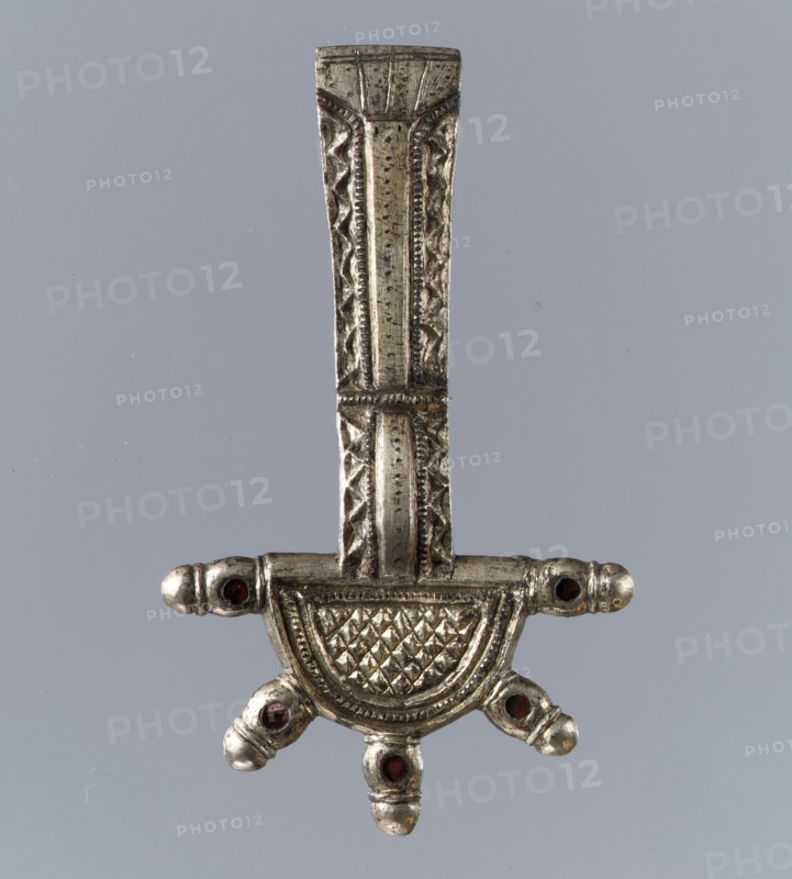 Bow Brooch, Frankish, first half 6th century.