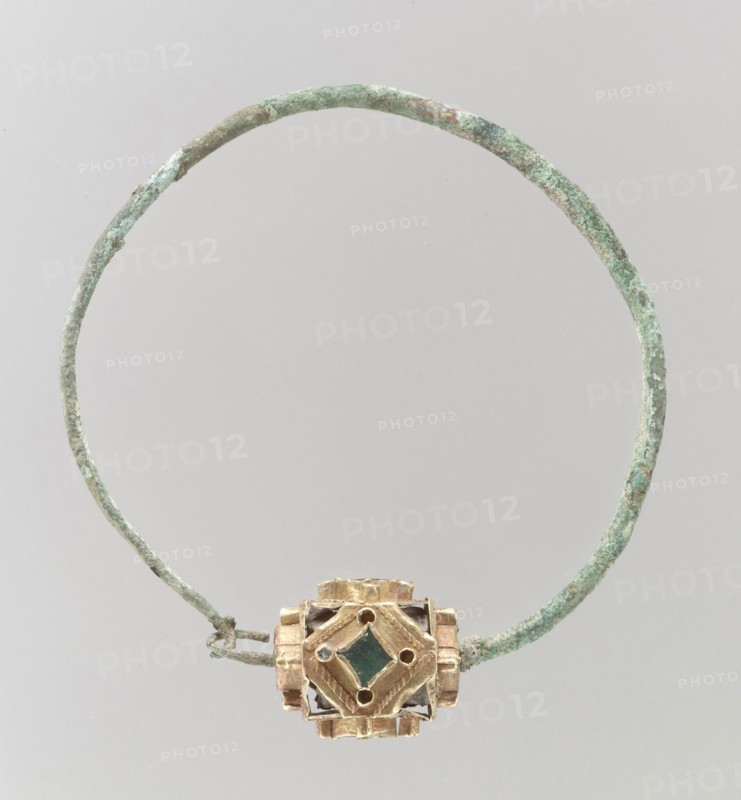 Earring, Frankish, 6th-7th century.