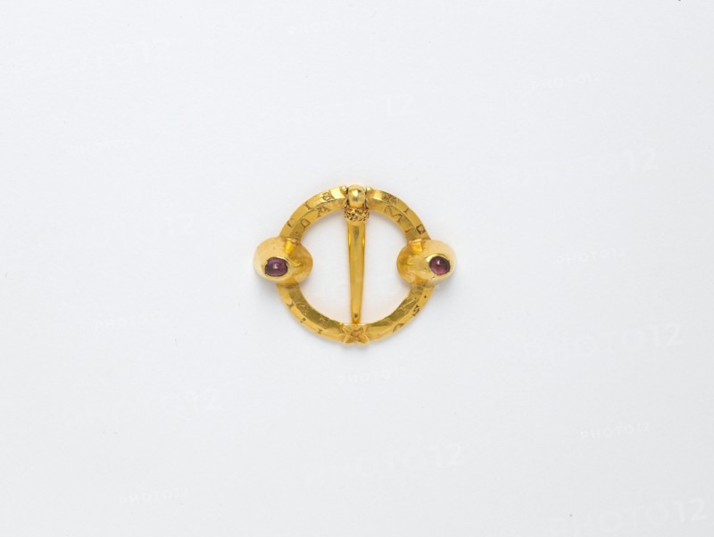 Ring Brooch, French or British, 13th century. Inscription: "I am here in place of a (male) friend."