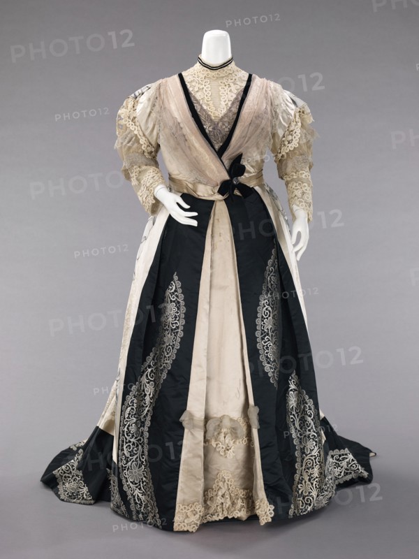 Evening dress, American, 1900-1903.