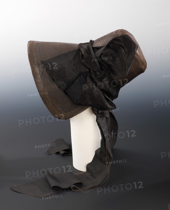 Mourning poke bonnet, American, ca. 1840.