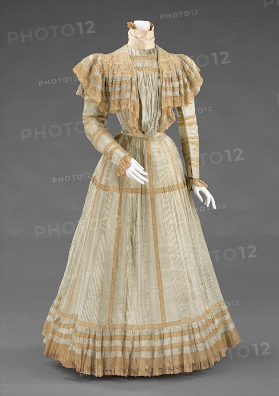 Afternoon dress, French, ca. 1900.