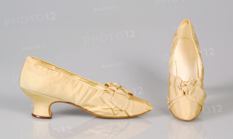Evening shoes, French, 1880-90.