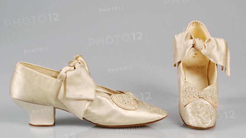Evening shoes, French, 1885-90.