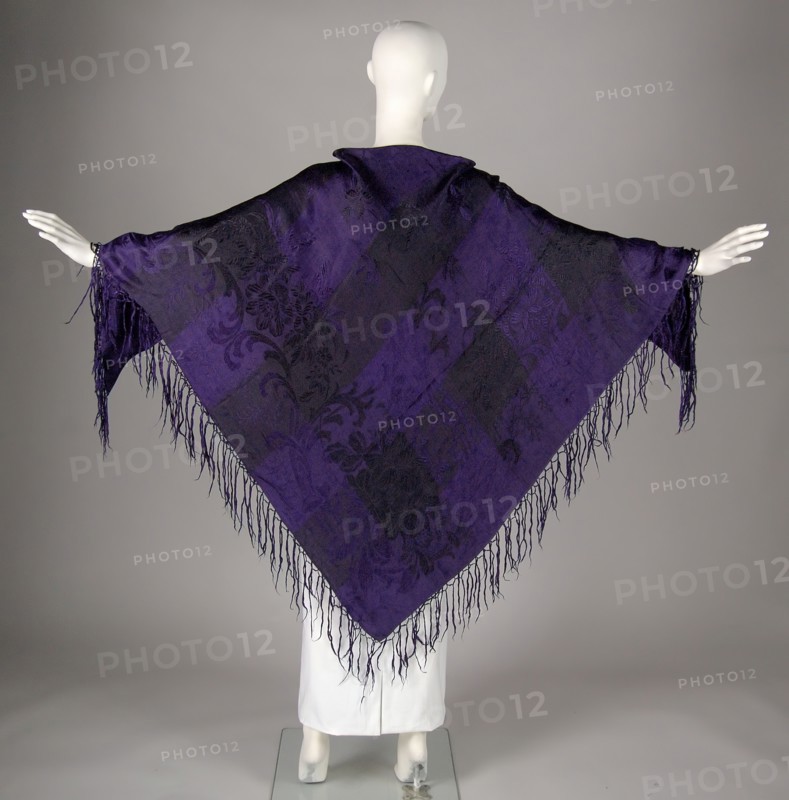 Mourning shawl
