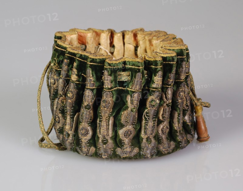 Gaming purse