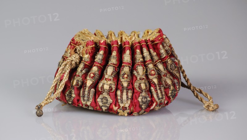 Gaming purse