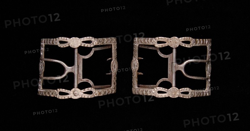 Shoe buckles