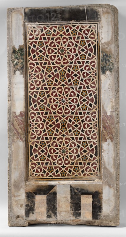 Wall Panel with Geometric Interlace