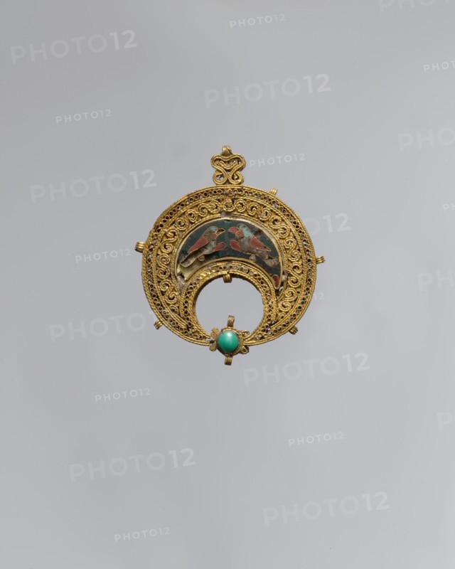 Crescent-Shaped Pendant with Confronted Birds