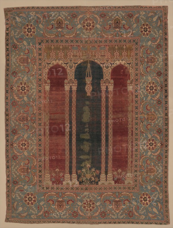 Carpet with Triple-Arch Design