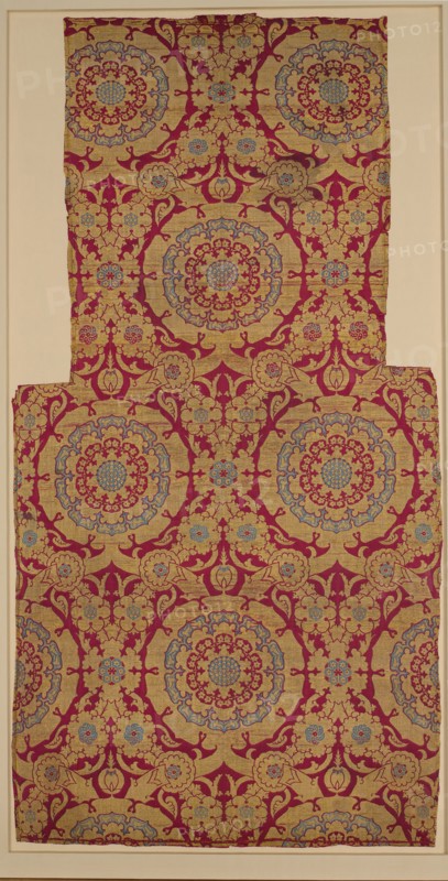 Silk Fragment with Circular Rosace-like Floriate Medallions
