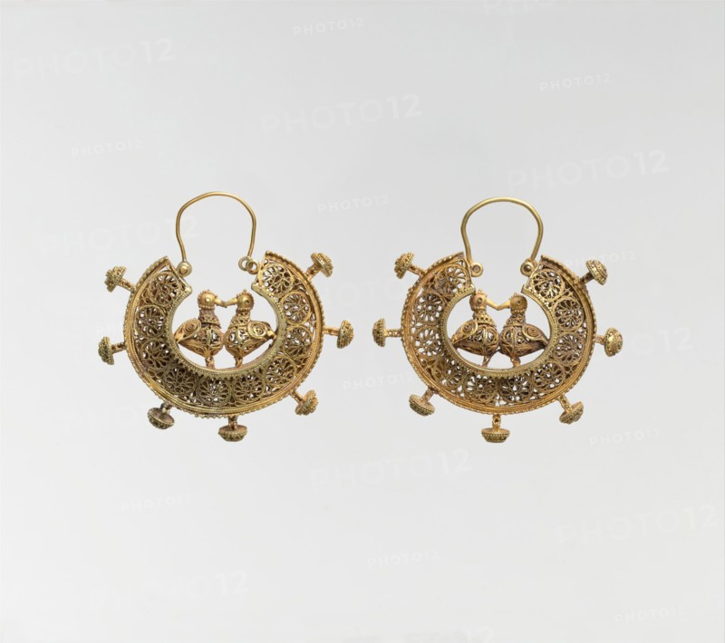 Earring, Iran, 11th-12th century.