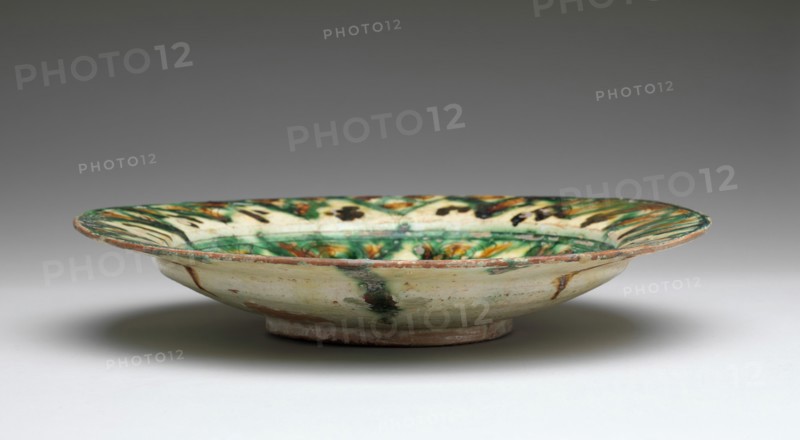 Imitation Splashware Dish, Iran, 10th century.