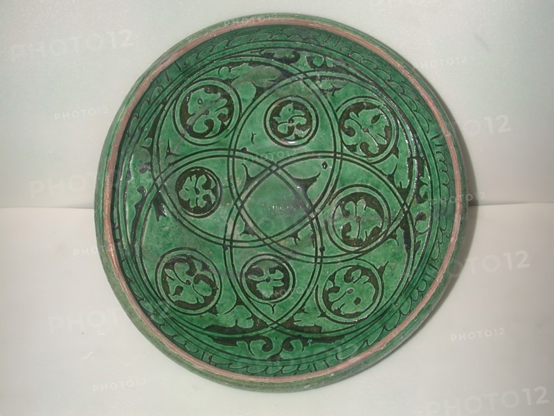 Garrus-ware Bowl, Iran, 12th-13th century.