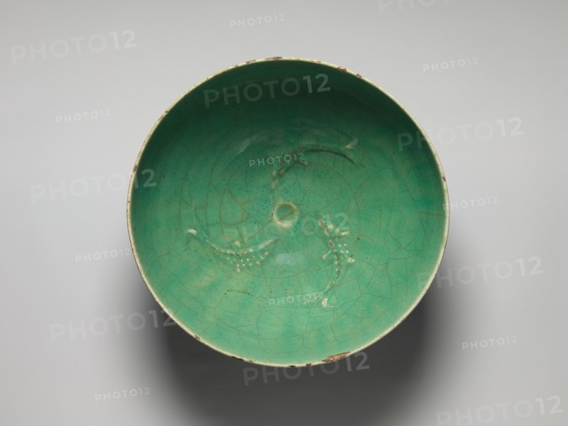 Bowl with Fish Motifs, Iran, first half 14th century.