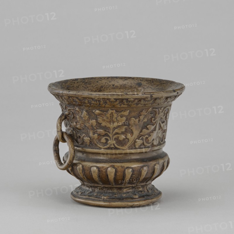 Mortar with Vine scrolls, Loop, and Ring, 16th century.