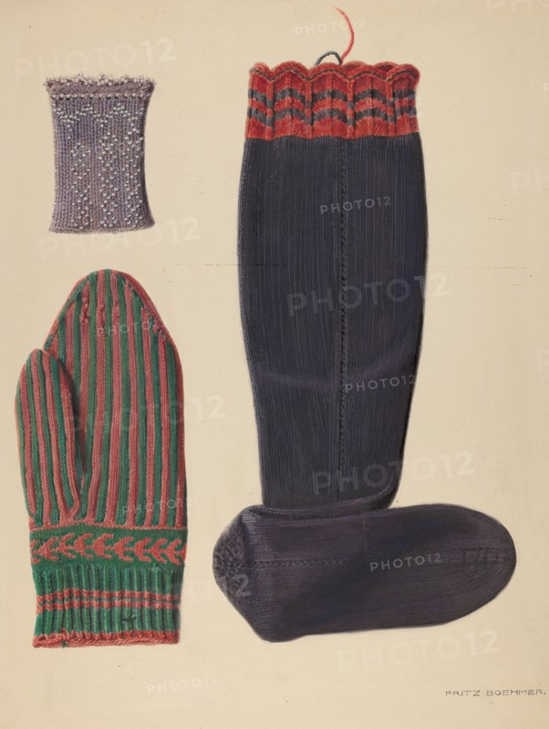 Zoar Beaded Wristlet, Mitten and Sock, c. 1938.