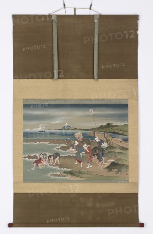 Landscape: clam-gatherers on the shore, late 18th-early 19th century. Creator: Hokusai.