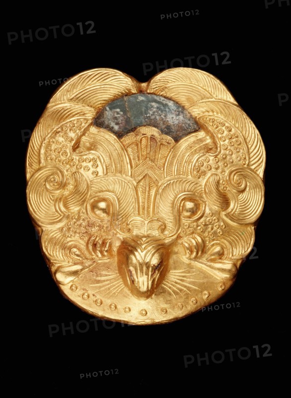 Sleeve-weight in the form of a plaque, Late Eastern Zhou dynasty, poss. modern; or 5-4th cent BCE. Creator: Unknown.