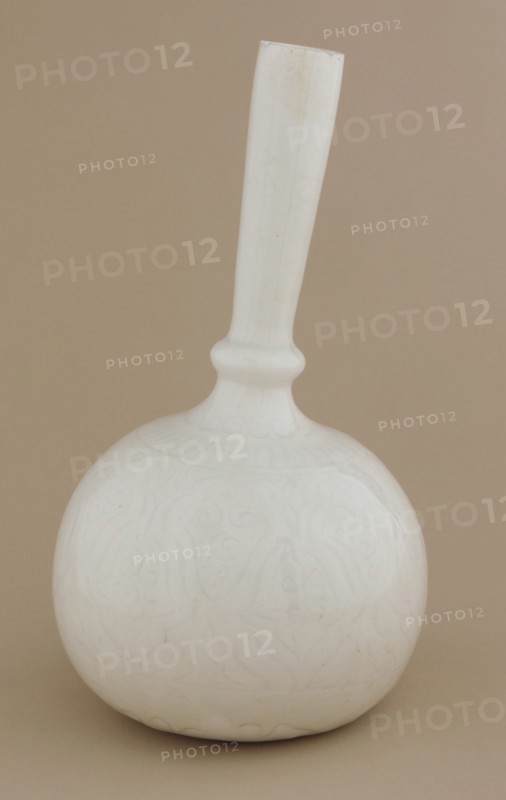 Bottle, Safavid period, 17th-18th century. Creator: Unknown.