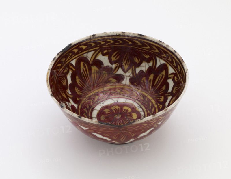 Bowl, Safavid period, 17th century. Creator: Unknown.