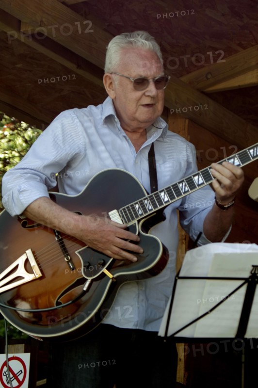 Jim Mullen, Roger Beaujolais Quartet, Three Horseshoes, Knockholt, Kent, 1st June 2021. Creator: Brian O'Connor.