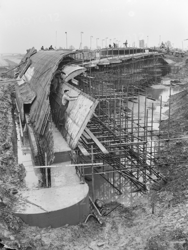 M1 Motorway, Structure 63, Forest Road, Hanslope, Milton Keynes, 24/03/1959. Creator: John Laing plc.