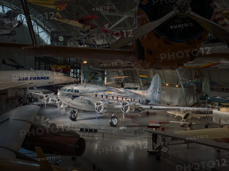 Boeing 307 Stratoliner "Clipper Flying Cloud", 1938. Creator: Boeing Aircraft Co..