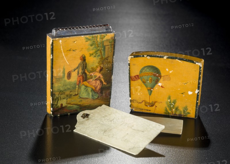 Dance card case and ivory cards, late 18th century. Creator: Unknown.