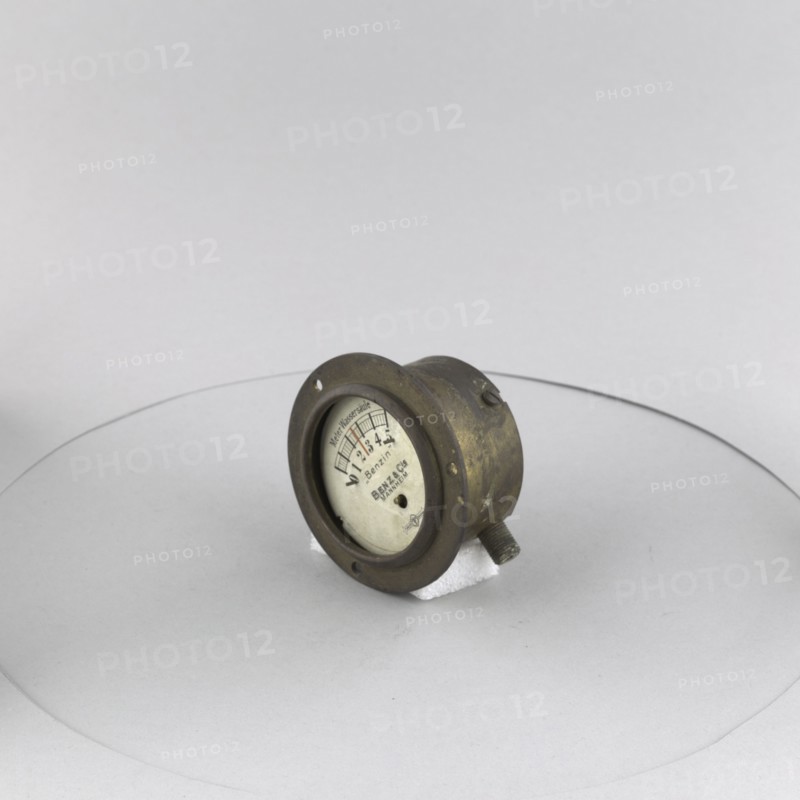 Indicator, Fuel Pressure, German. Creator: Benz & Cie Fabrik Zeichen G.m.b.H..