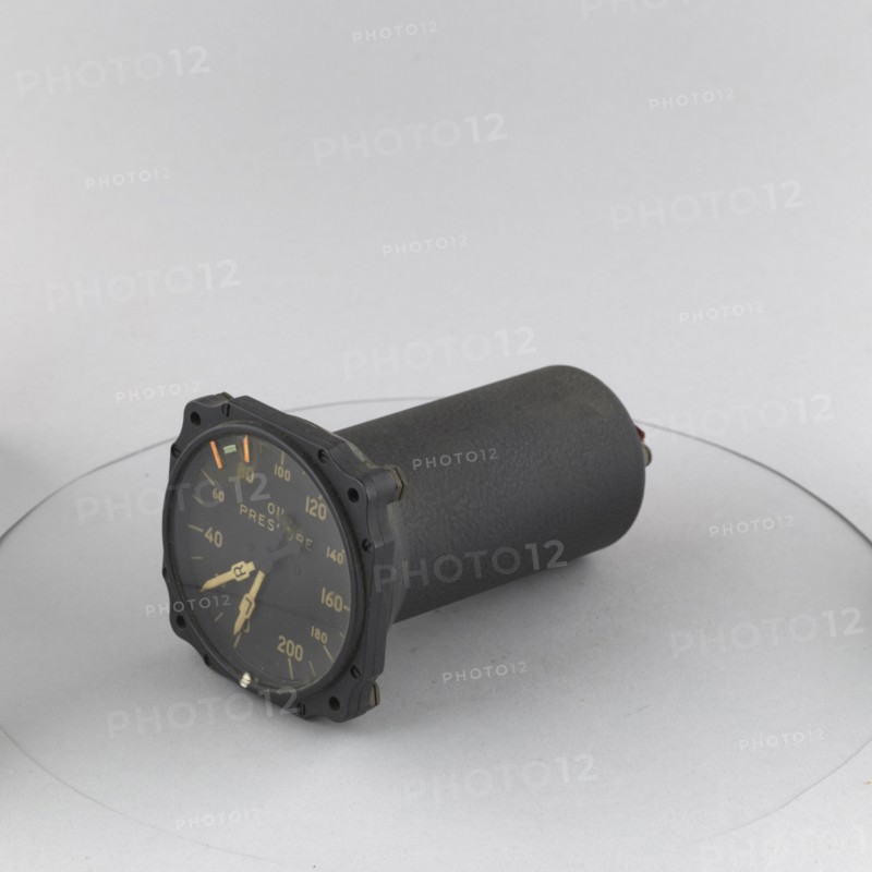 Indicator, Autosyn, Dual, Oil Pressure, B-9, B-9A. Creators: Bendix Aviation, Pioneer Instrument Company.