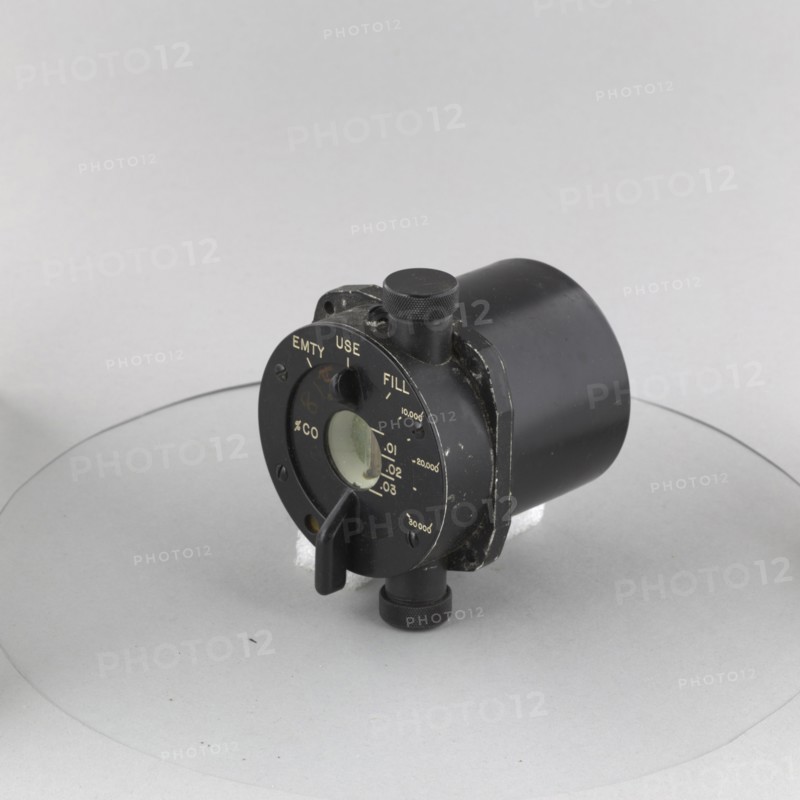 Indicator, Carbon Monoxide. Creator: Cambridge Instrument Company.