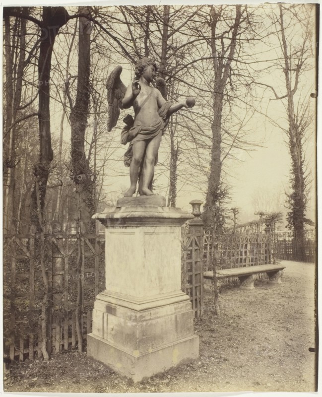 Versailles, Bosquet de l' Arc de Triomphe, 1904. Creator: Eugene Atget.