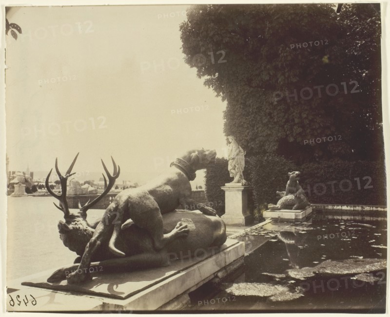 Versailles, Fontaine du Point du Jour, 1903. Creator: Eugene Atget.