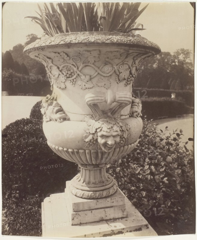 Versailles, Vase, 1905. Creator: Eugene Atget.