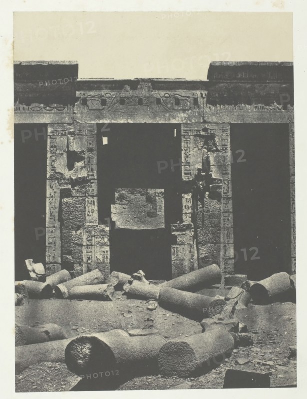 Médinet-Habou, Partie Orientale du Péristyle du Palais de Ramsès-Méiamoun; Thèbes, 1849/51. Creator: Maxime du Camp.