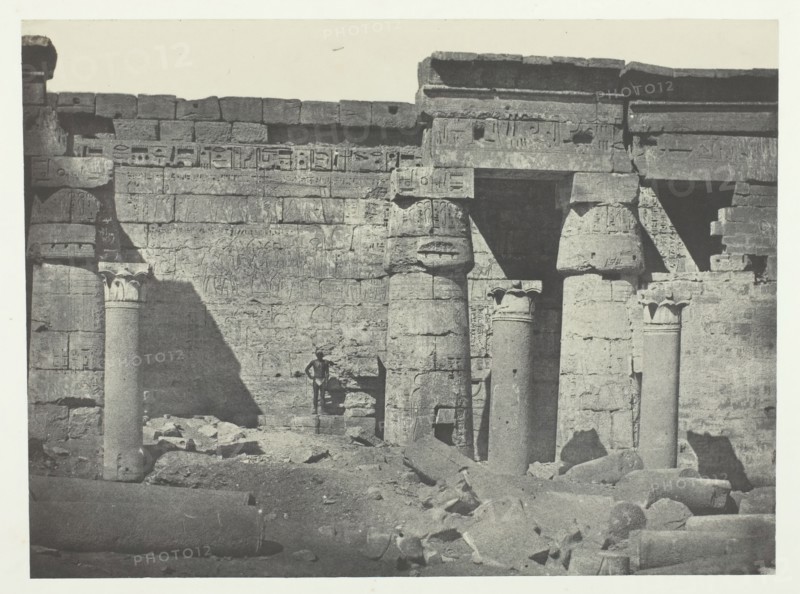 Médinet-Habou, Péristyle du Palais de Ramsès-Méiamoun; Thèbes, 1849/51, printed 1852. Creator: Maxime du Camp.