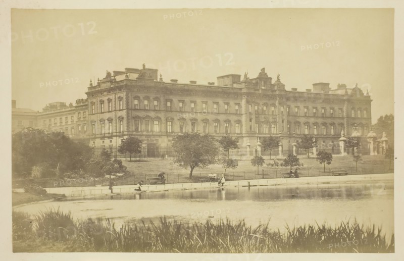 Buckingham Palace, 1850-1900. Creator: Unknown.