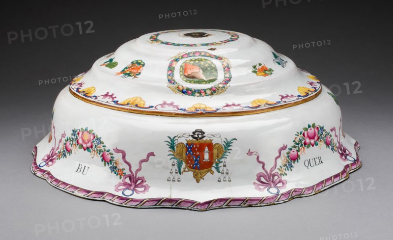 Cover, Junyao, c. 1765, Qing dynasty (1644-1911), Qianlong reign mark and period (1736-95). Creator: Junyao Porcelain.